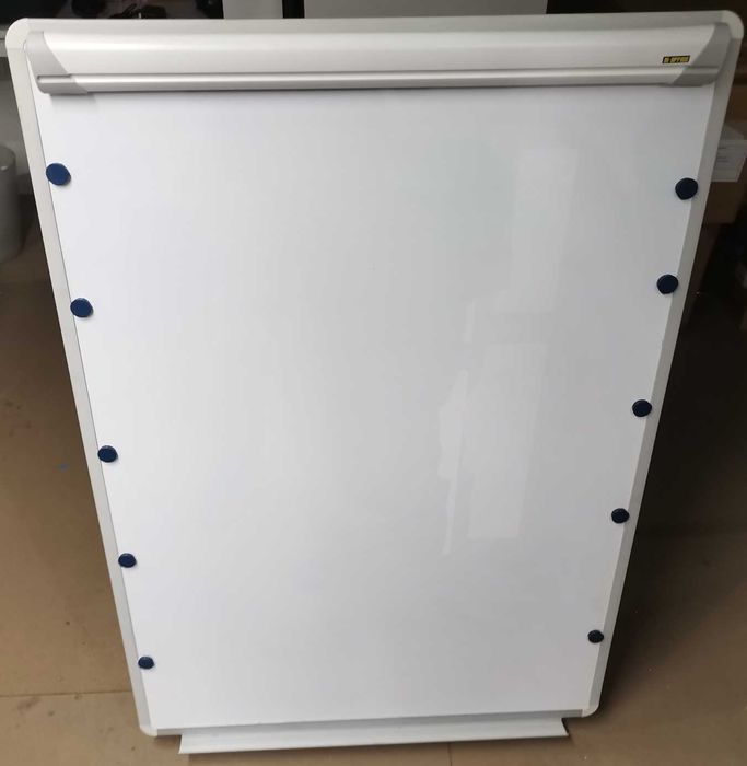 Quadro branco magnético com cavalete (107x75cm)