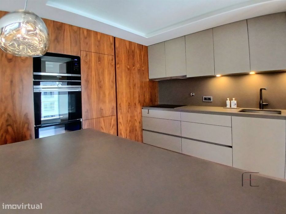 Apartamento Praia da Granja, Condomínio Privado