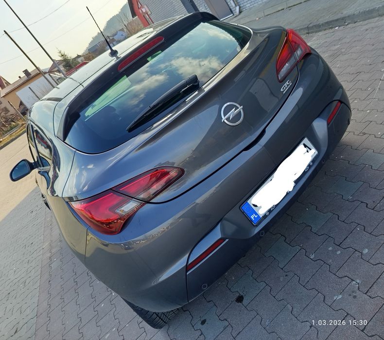 Opel Astra J gtc
