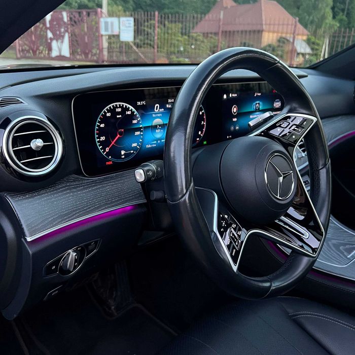 Продам автомобіль Mercedes Benz E Class E350 w213 2021 року