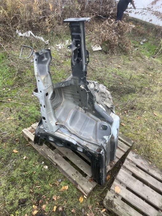 Четверть перед правая додж дарт 13год dodge dart