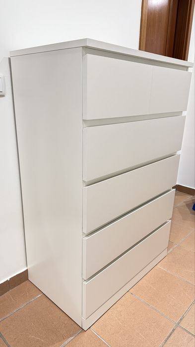 2x Cómodas Malm com 3 e 6 gavetas