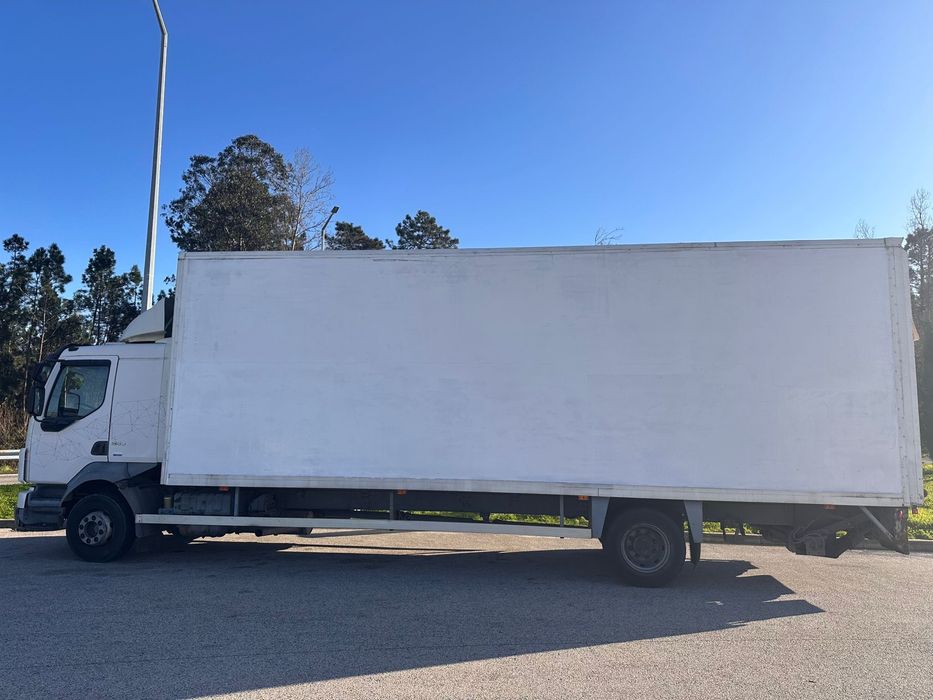 Volvo FL 240. 2008 COM PLATAFORMA cama cabine