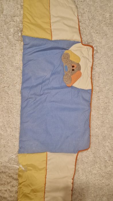 Conjunto de 3 peças para berço ToysRus
Protetor de berço; 70cm + 70cm