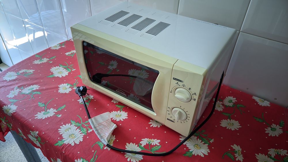 Microondas ELECTRONIA