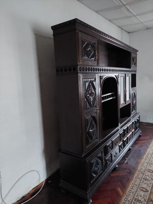 Móvel de sala em mogno