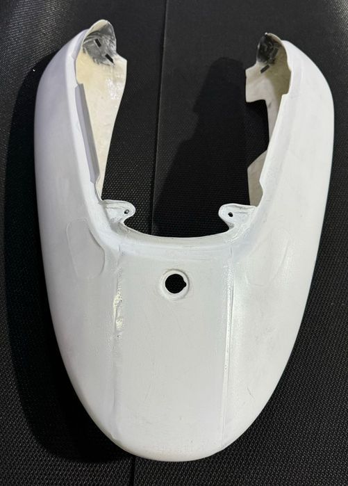 carenagem traseira em fibra honda hornet 600 1998 - 2002