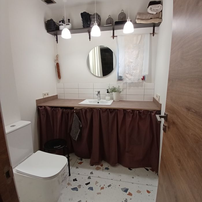 Будинок біля Лісу та Озера. Відновлений, зручний, сучасний.