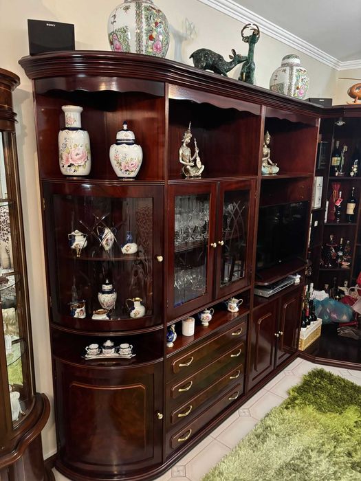 VENDE-SE BAR DE SALA COMPLETO COMO NOVO