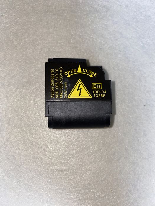 Ігнітор D2S блок ксенону 5DD00831910 ,1 307 329 076