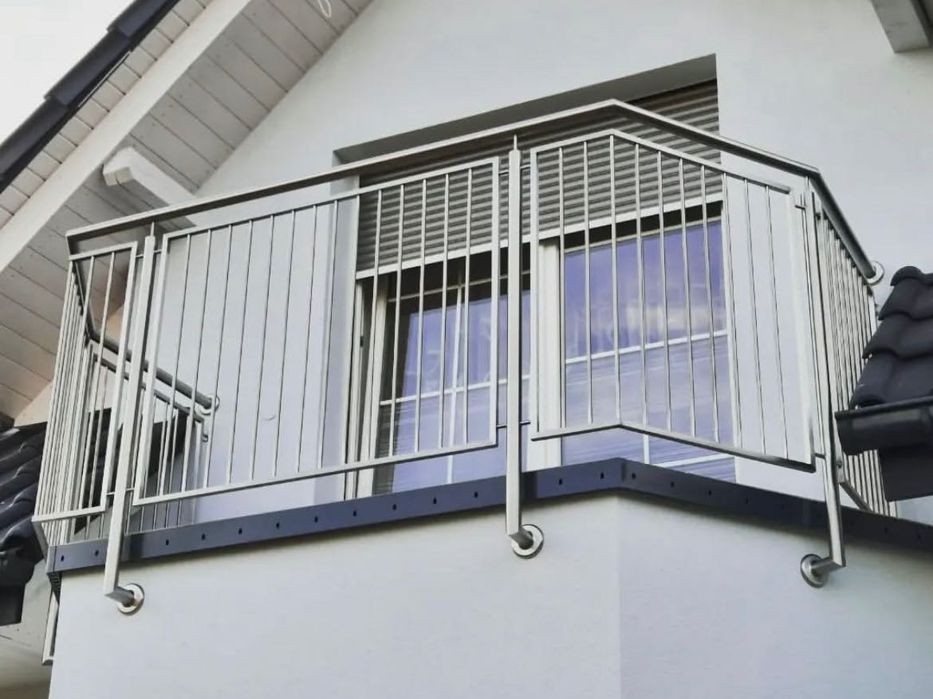 Balustrady, bramy, ogrodzenia, schody