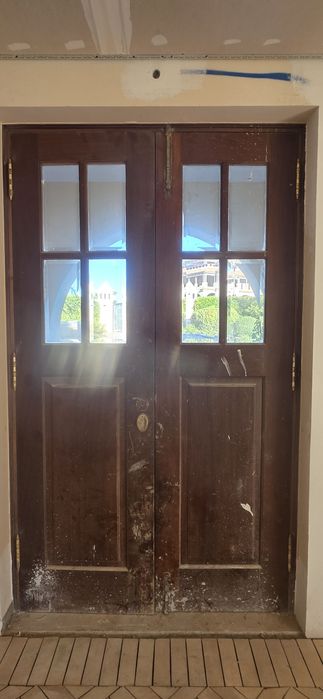 Porta exterior de moradia maciça