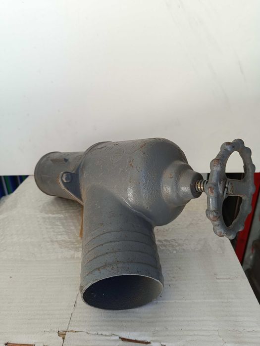 Boca de Rega em Ferro Fundido - 3 1/2"