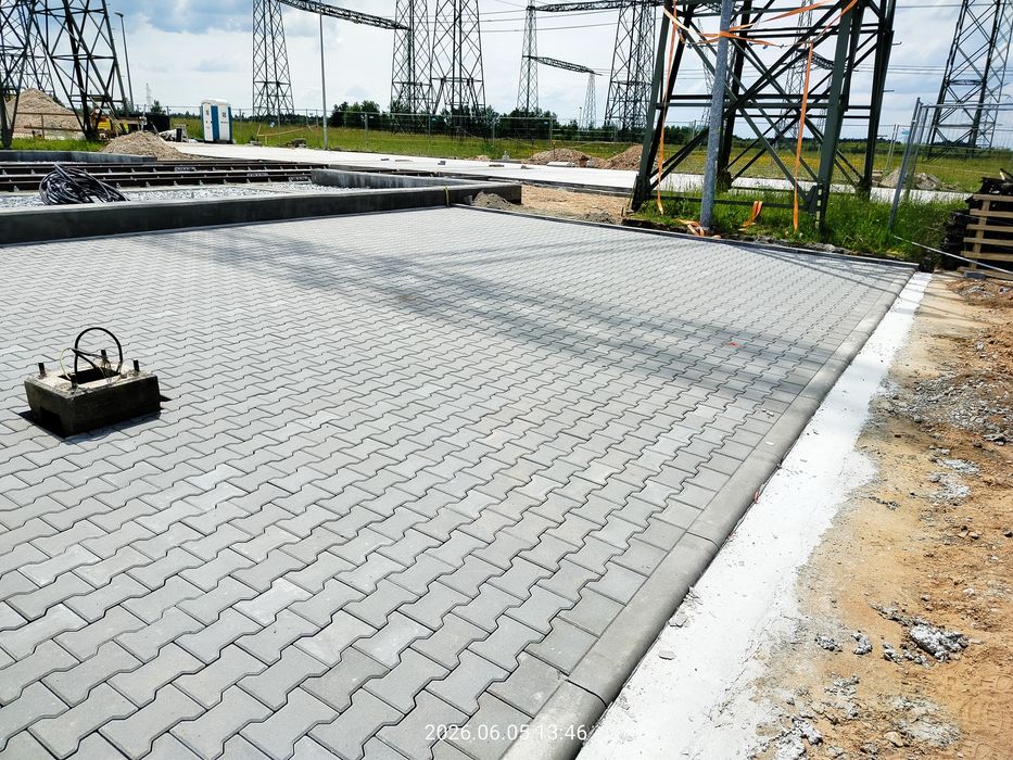 Układanie kostki brukowej. Usługi brukarskie