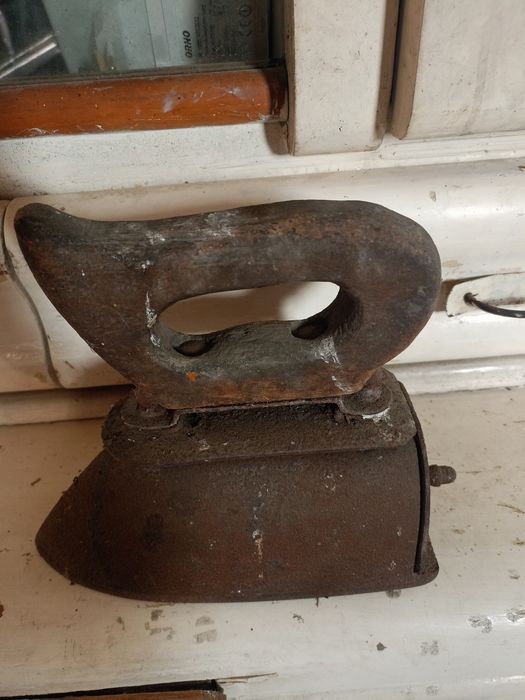 Żelazko stare, na dyszę, węglowe, antyk, vintage,loft, starocie