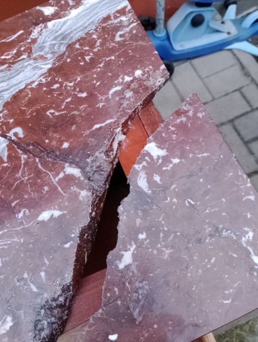 Piękna szafeczka do przedpokoju