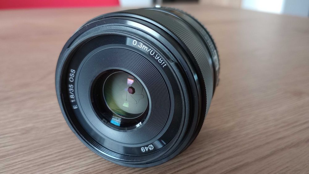 Obiektyw SONY SEL35F18 idealny bez rys przetarć uszkodzeń
