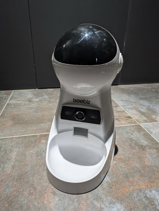 Автоматична годівниця з камерою Iseebiz