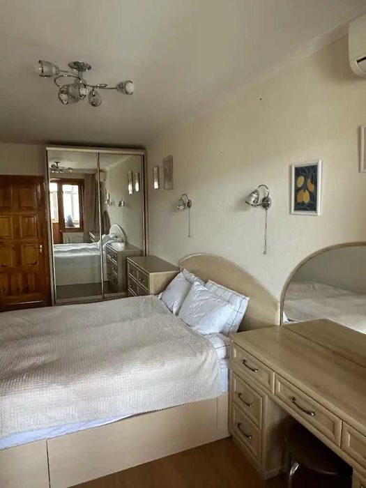 Продам просторную 3-к квартиру Мандрыковская Победа 3 Соборный