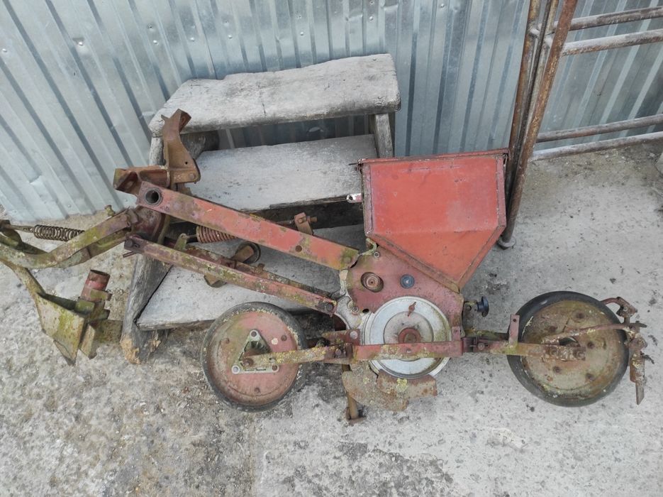 Продам секції бурякової сівалки