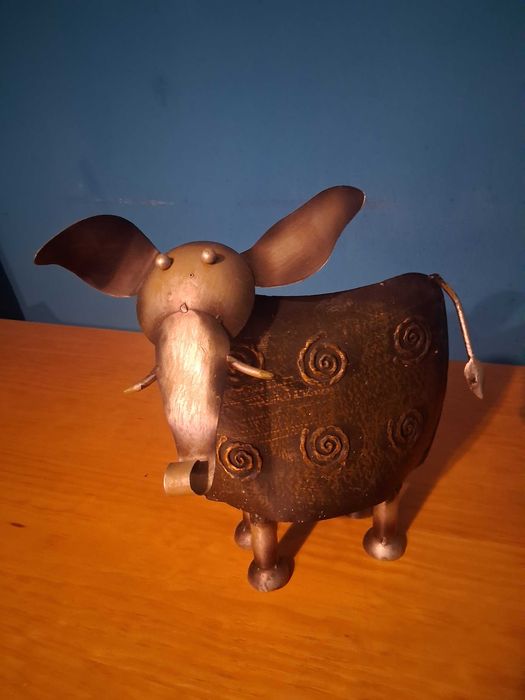 Elefante decorativo em metal 36 cm X 36 cm X 11 cm