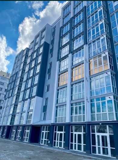 Продаж великої 1 кімнатної квартири в центрі міста в новому будинку