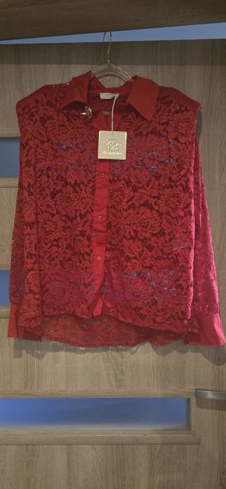 Czerwona koszula koronka