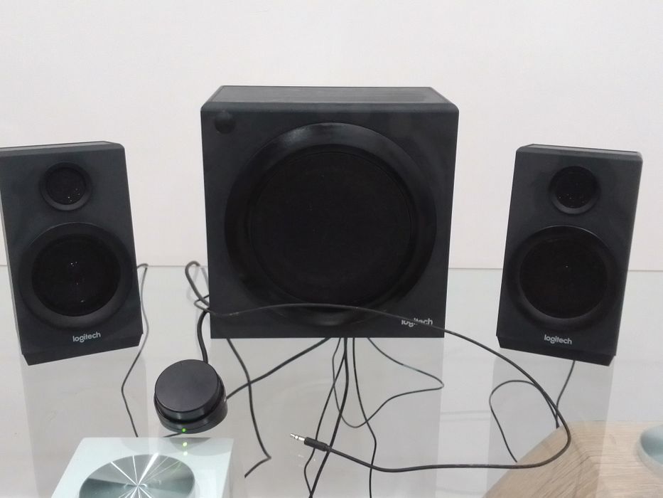 Logitech Z333 | Sistema de Som 2.1