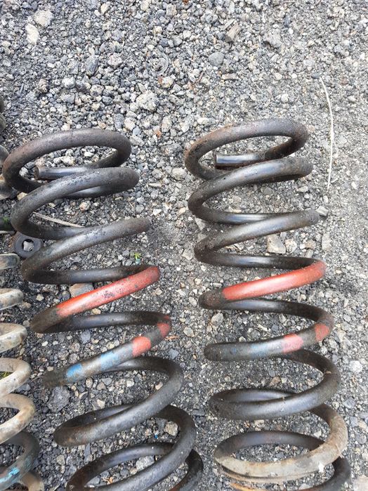 Sprężyny zawieszenia mercedes W123 kombi 2.8 TE