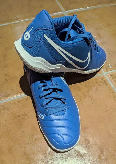 Nike Tiempo Legend 10 Club
Sapatilhas de futsal de perfil baixo