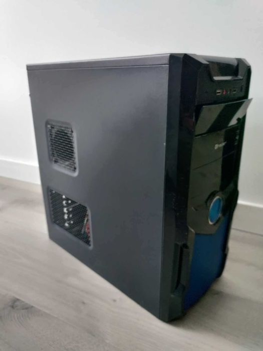 Komputer - GeForce GT730, 4GB,  16GB 1866MHz + mysz i klawiatura