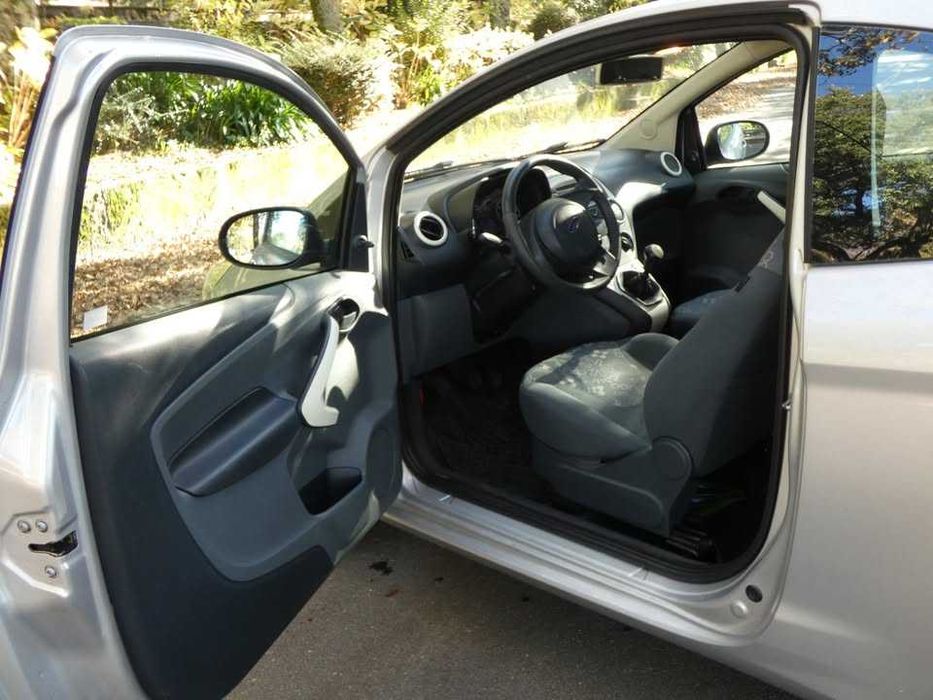 Vendo viatura Ford KA 1,25 Ano 2015, Bom estado geral, c/ac 3 Portas  Preço 5.000€