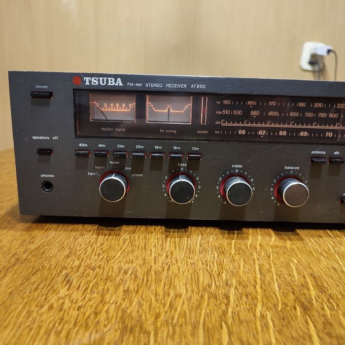 Amplituner unitra AT 9100 pod logiem Tsuba