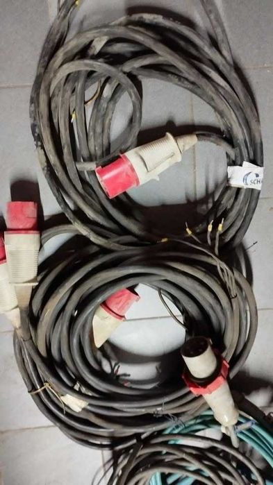 Material elétrico industrial, tomadas e cabos elétricos vários