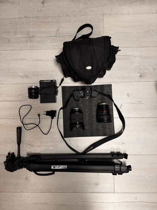 Sony A7 II + Sony FE-28-70mm OSS + 2 obiektywy + statyw + torba + ładowark, gotowy zestaw