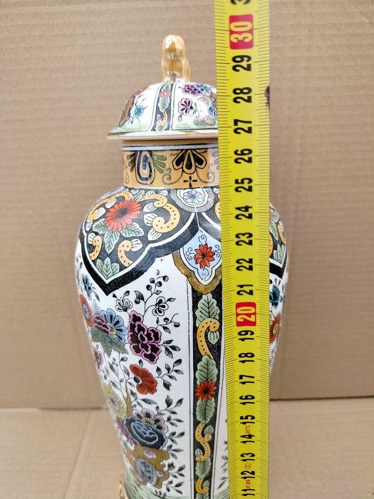 Stara stylowa ceramiczna waza amfora wazon