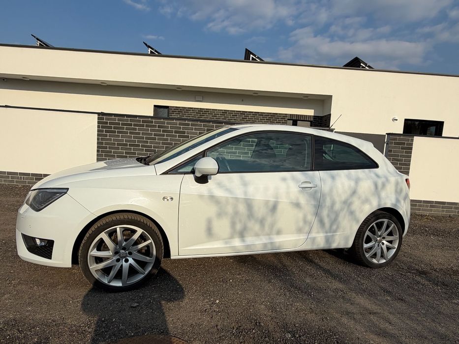 Seat Ibiza Seat Ibiza  benzyna, automat, niski przebieg