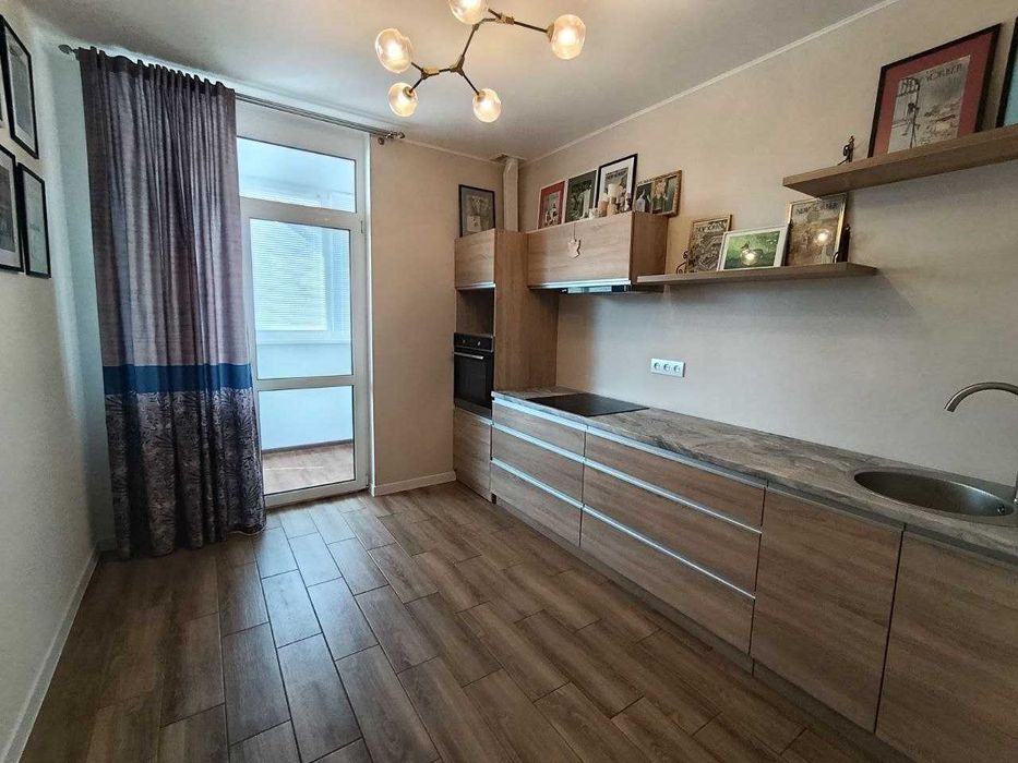 Продаж просторої 1к квартири на Митниці, вул. Припортова 34