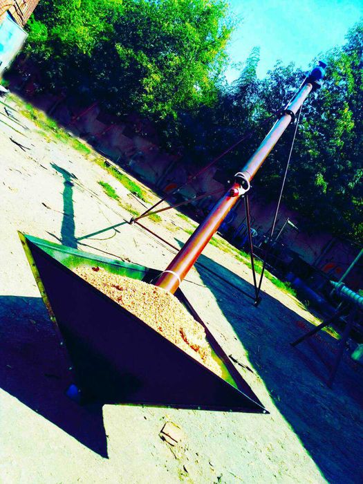 Шнековий навантажувач (погрузчик, загрузчик, конвейєр)  в трубі, гнучк