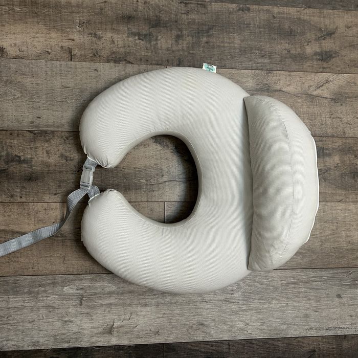 Подушка для годування