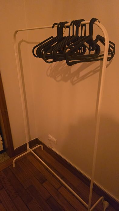 2 Cabideiros para quarto