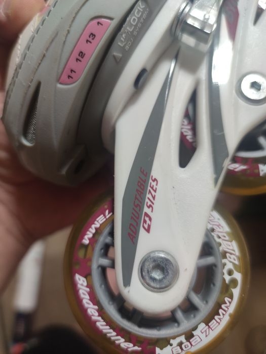 Продам ролики ковзани bladerunner дитячі