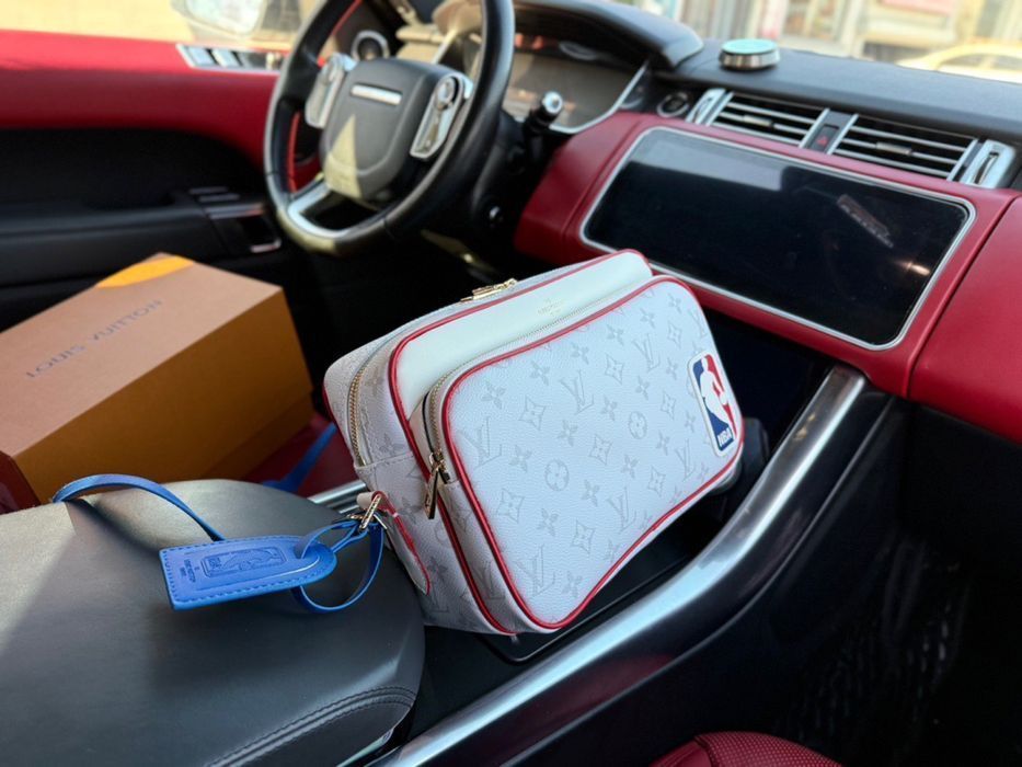 Louis vuitton x nba kriswu сумка белая мужская через плечо