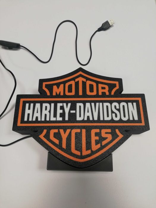 Logo Harley-Davidson. Lampka led na biurko.