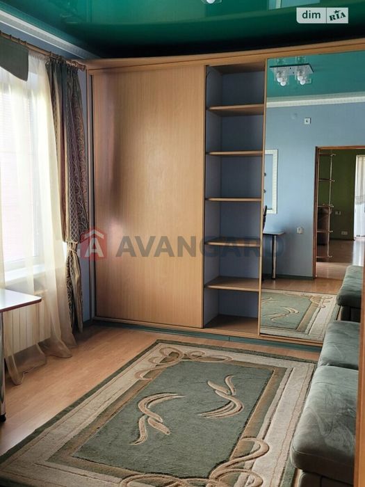 Продаж будинку в самому центрі міста.