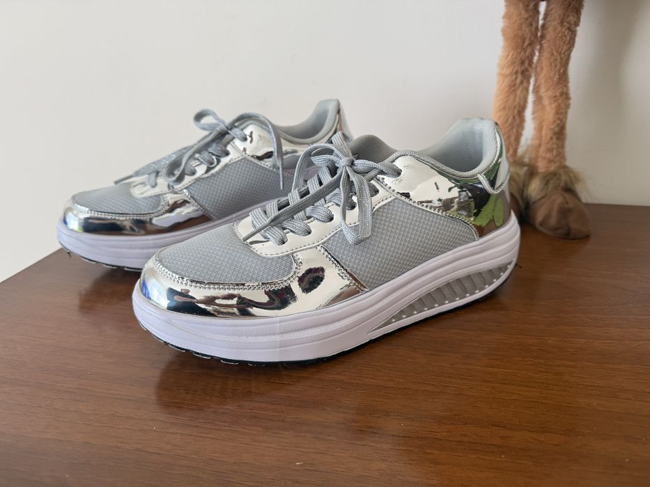 Sneakersy trampki