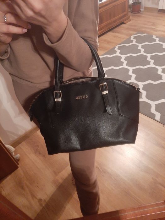 Pojemna torebka guess czarna