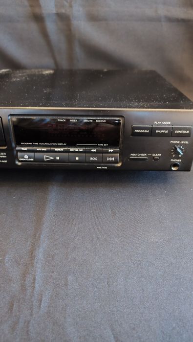 Leitor de CDs Sony CDP-M27(Com Avaria)