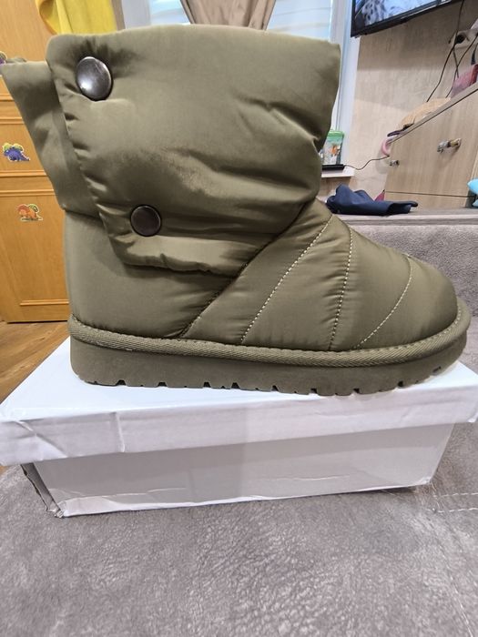 Зимові сапожки дутіки кольору хакі.Нові.Розмір 38