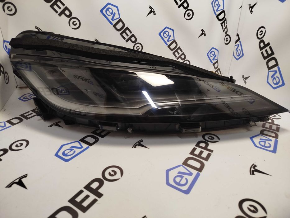 Фара лінзована матрична Tesla Model 3 Highland Оригінал Наявність